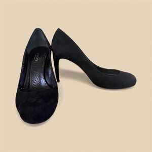 Gucci Women's Classic Black Heels 36.5 Perfect condition. Very gently worn. $250